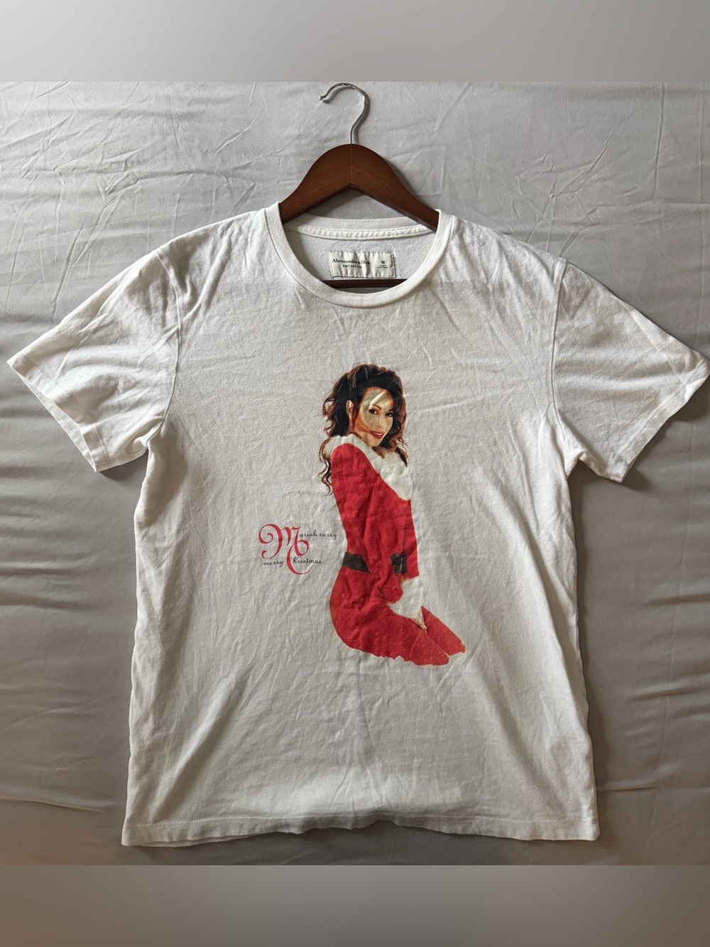 Abercrombie & Fitch Mens Medium Mariah Carey Merry Christmas Graphic Tee White